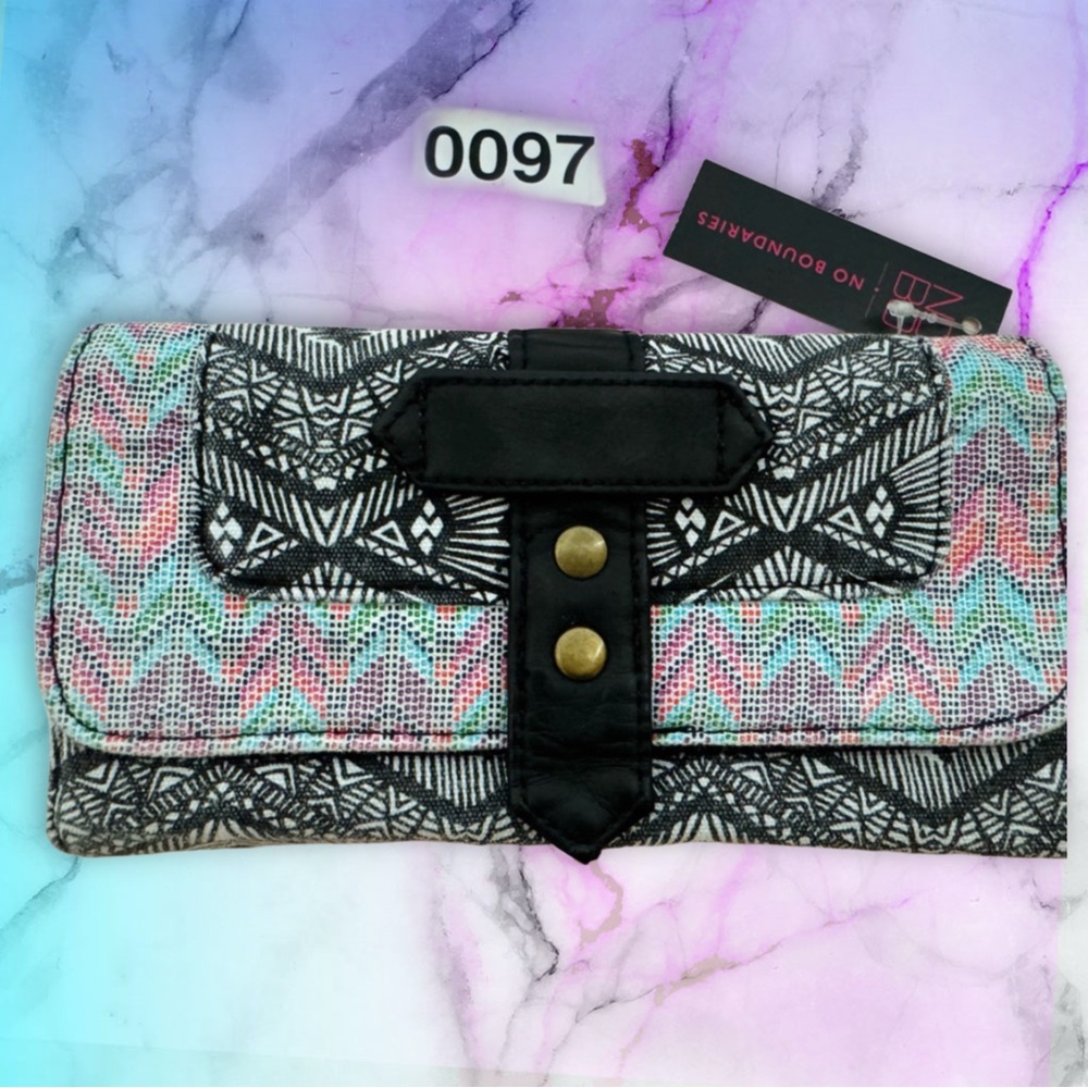 (0097) country Western Cowgirl Aztec and White Geometric Clutch wallet new
